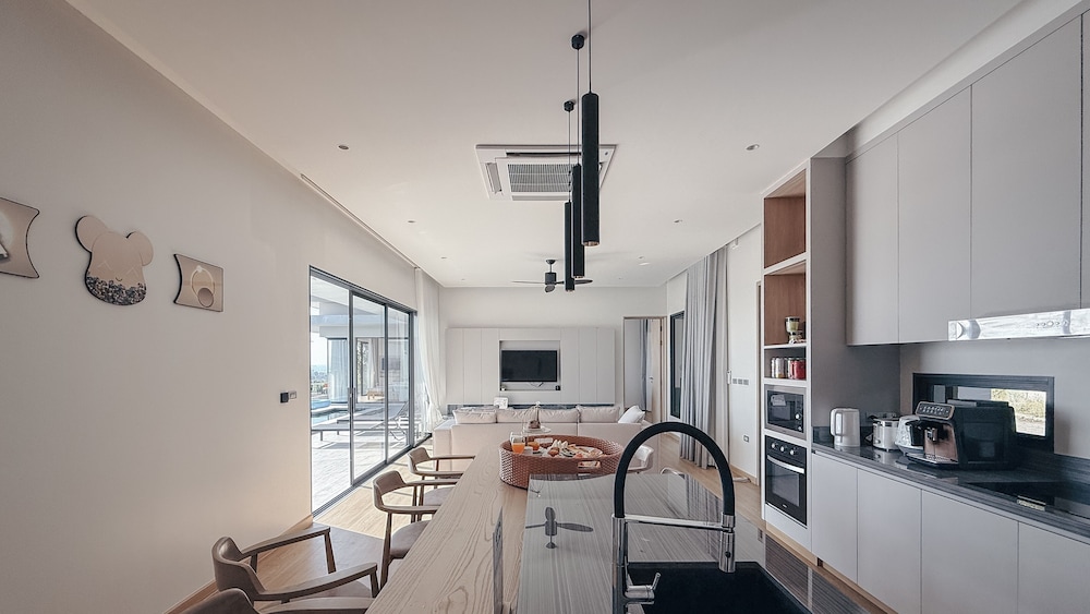 The Salin Seaview Villas