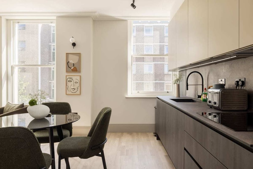 The Brunswick Square Retreat - Glamorous 1bdr Flat
