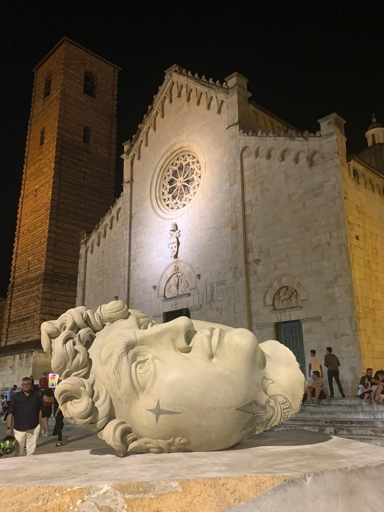 Pietrasanta Ai Teatri