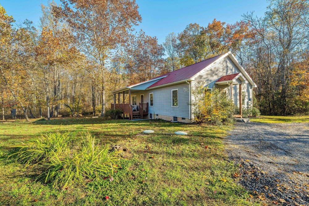 Hotel Mariposa Moon Cottage at Sleepy Creek - Image 1