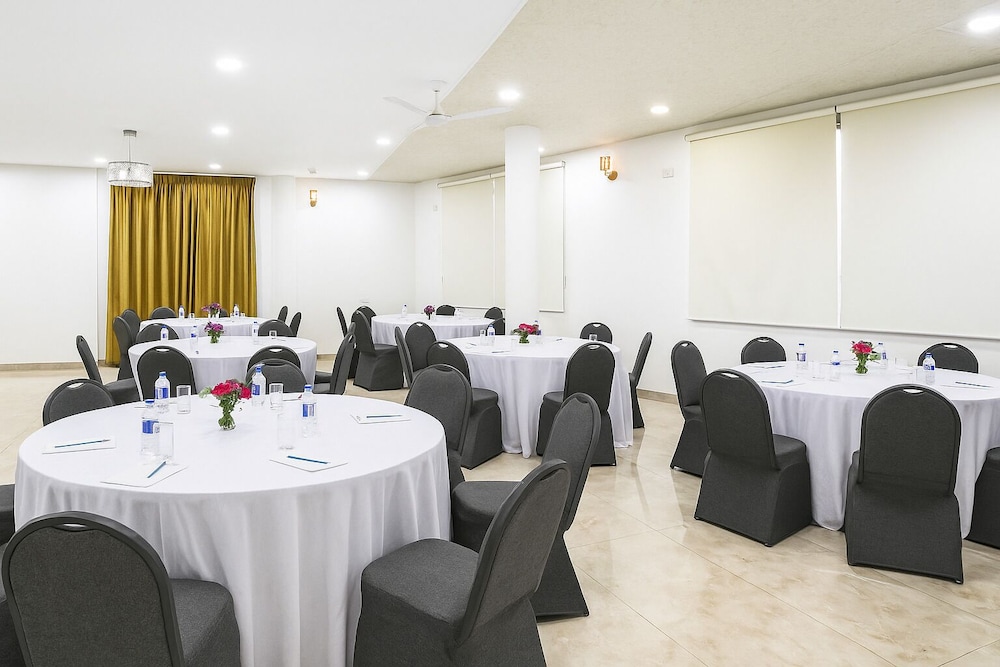 Hotel Shiva Lake - Near Mussoorie Lake