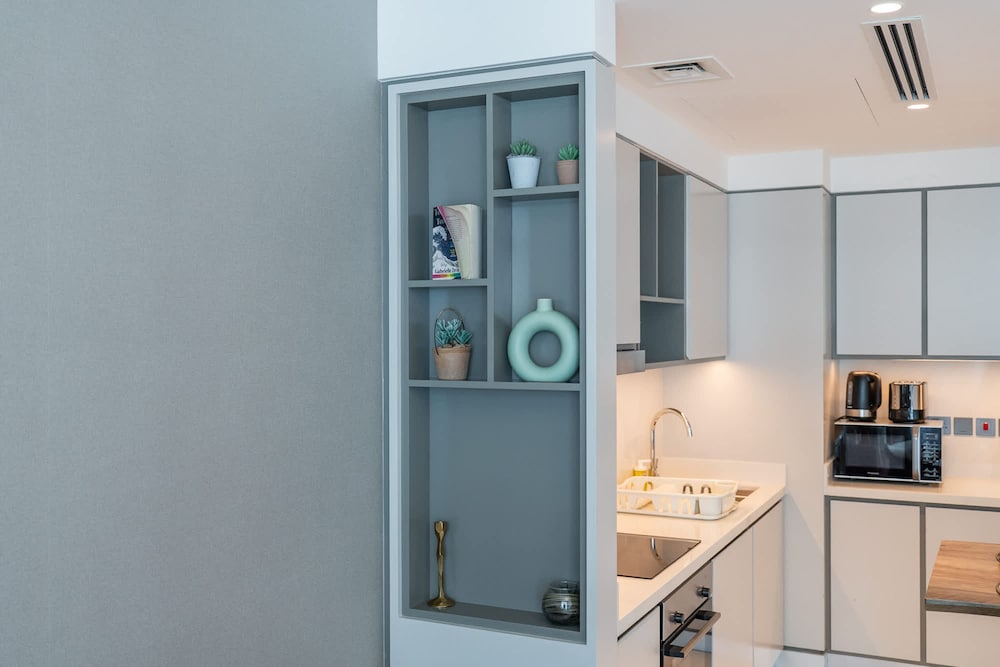 Mesmerizing 2BR in Emaar Beachfront With Sea Views