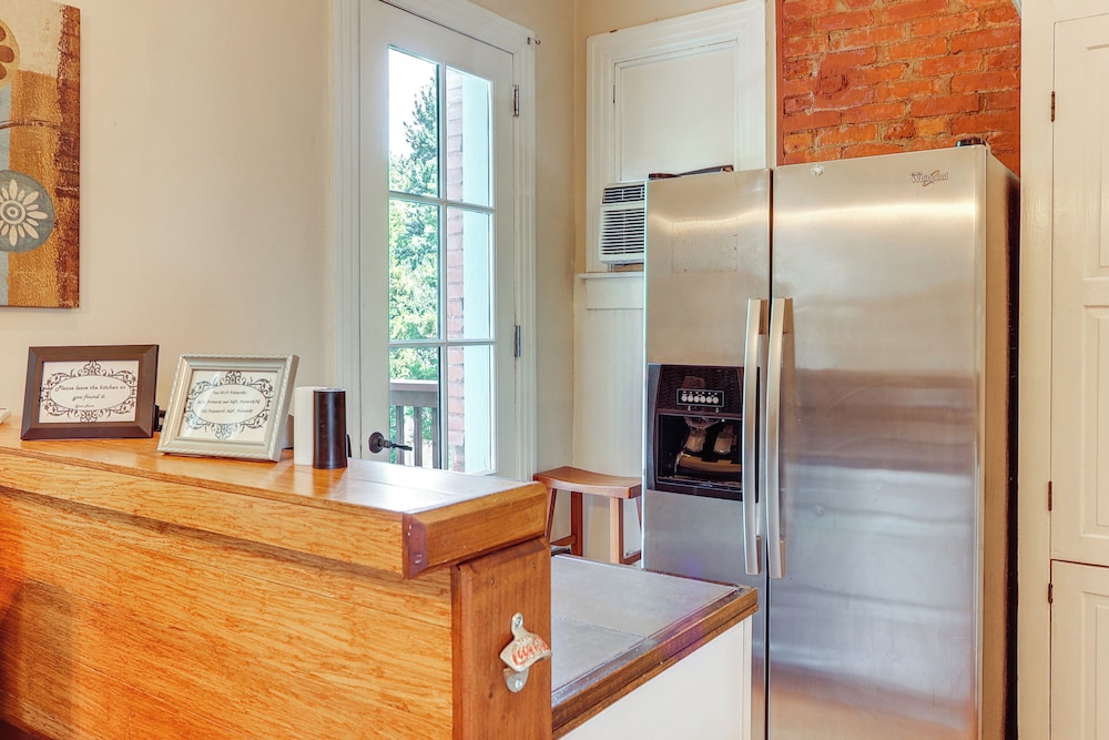 Cozy Louisville Vacation Rental 2 Mi to Downtown!