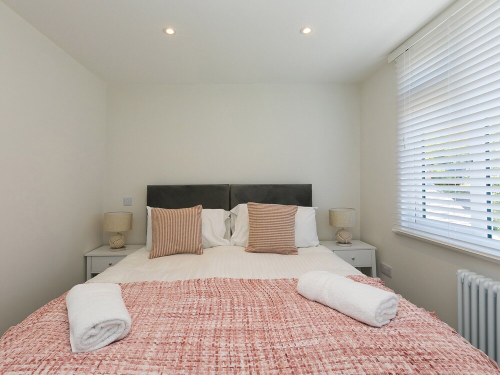 6 Albany Terrace