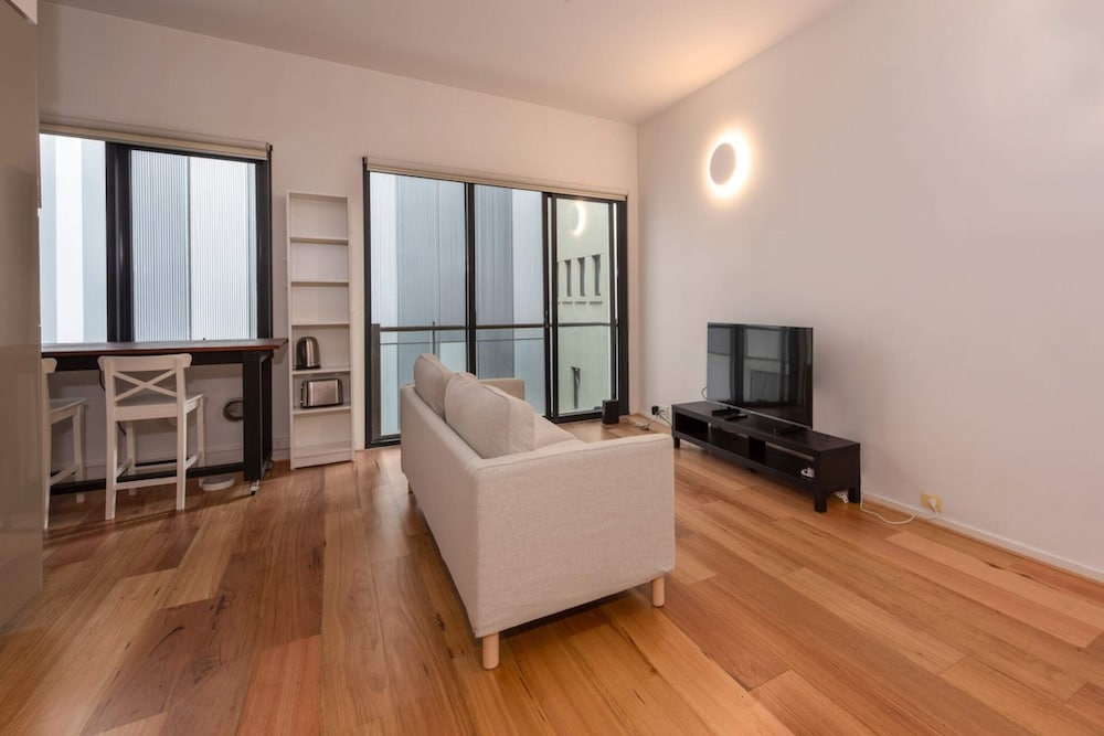 Central Boutique Studio in the Heart of Melbourne!