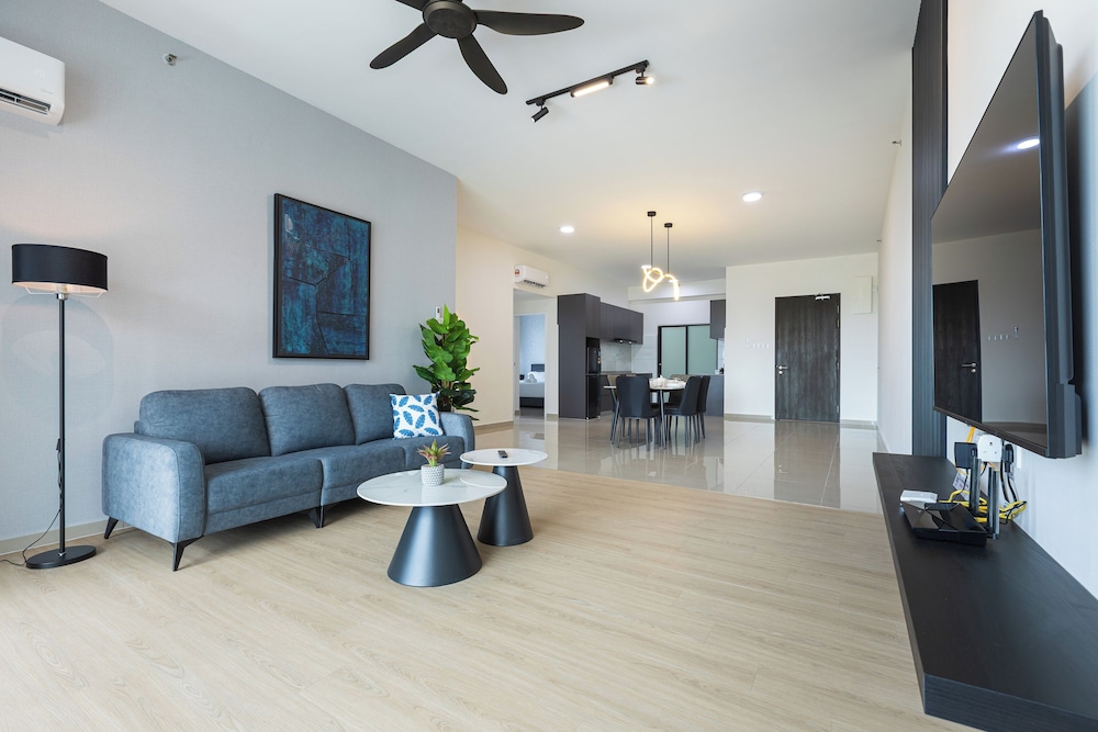 Sunshine Residence Suites