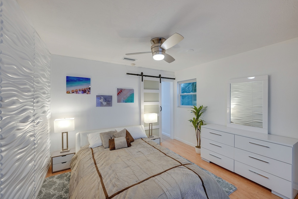 Alligator Point Beachfront Home w/ Private Hot Tub view 5