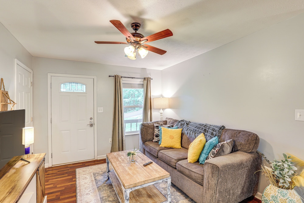 3 Mi to Cherokee Reservoir: Blue Haven Bungalow