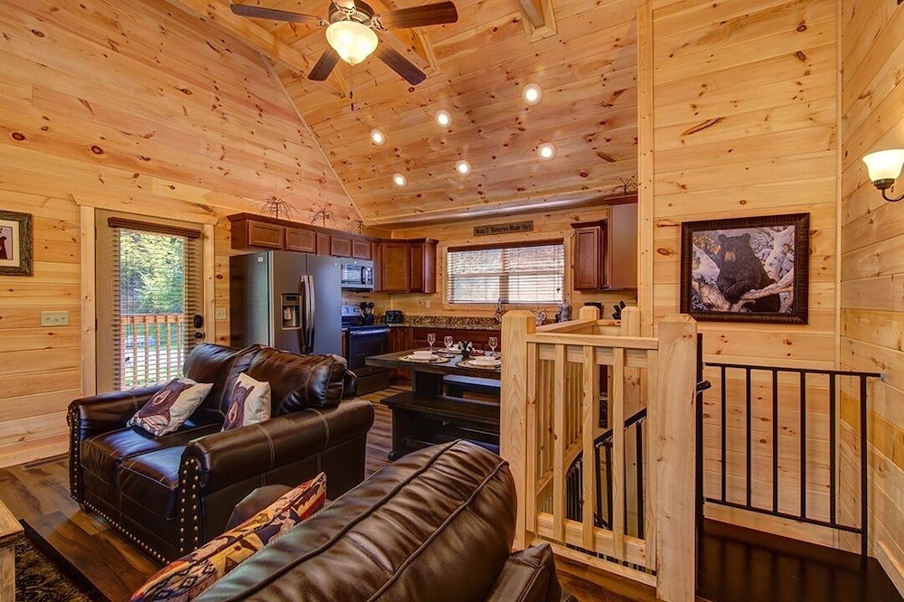 Grin Inn Bear It - 2 Bedrooms, 2 Baths, Sleeps 6 Home by RedAwning