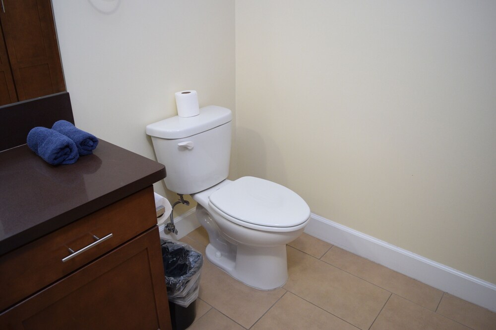 2 Bed 2 Bath in Studio City