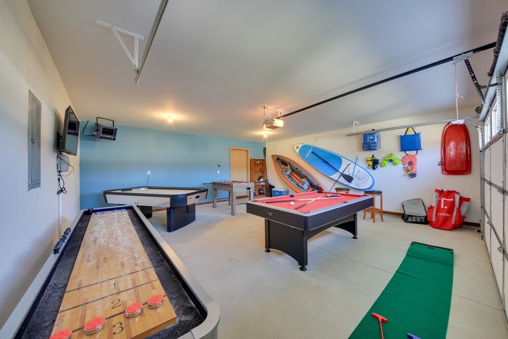 Pet-friendly Oldtown Retreat: Hot Tub  Kayaks! - Property Image 10