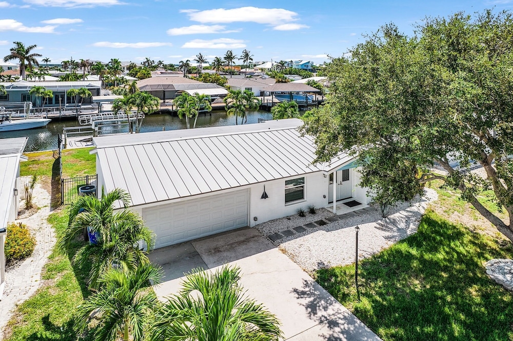 7 Dockside Dream: 3br/3ba Pool Home W/ Water Views! 3 Bedroom Home