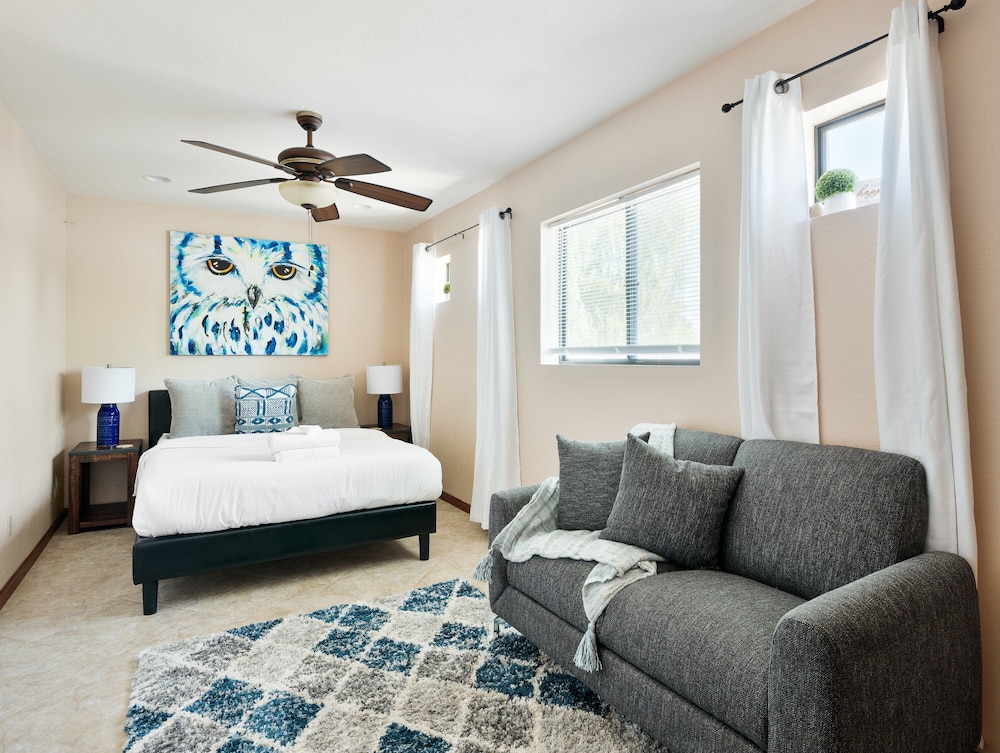 Luxe-paradise Palace-pool-spa-guest House & More!