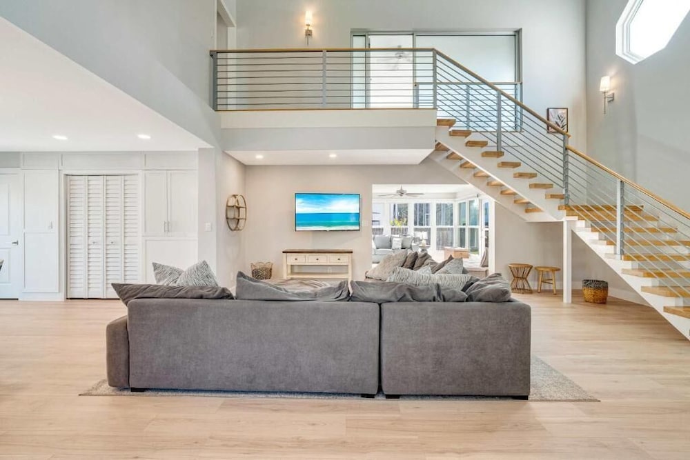 Luxury Waterfront Home in Sarasota