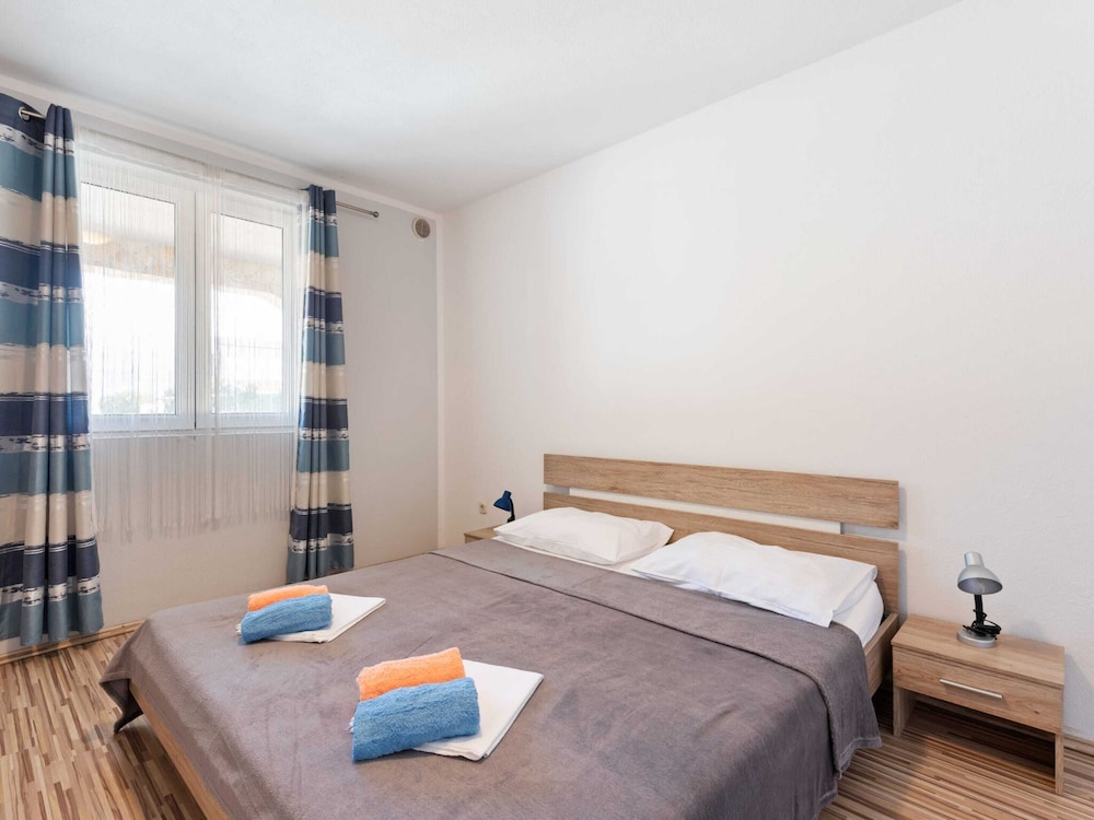 Quaint Apartment in Vir near Sea view 2