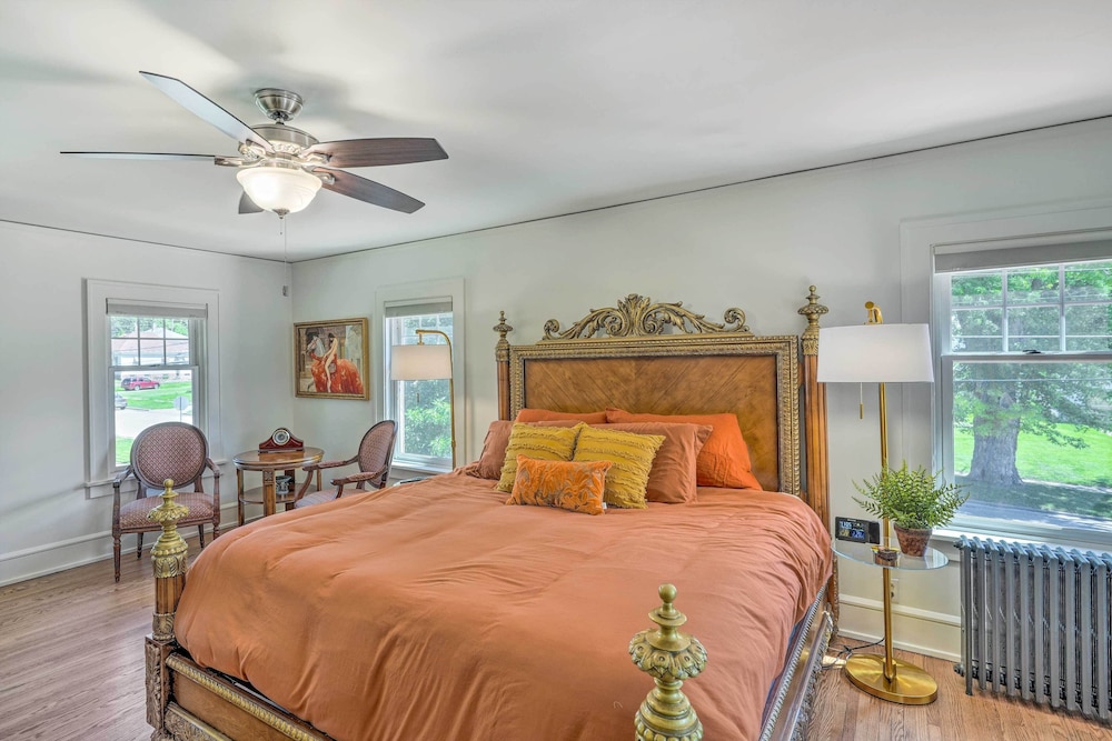 Historic Illinois Home Near Mississippi River view 2