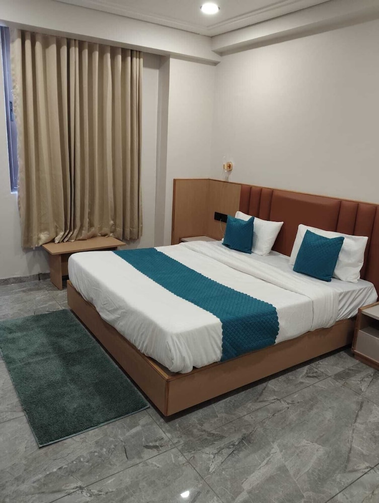 Hotel Earth Orbit