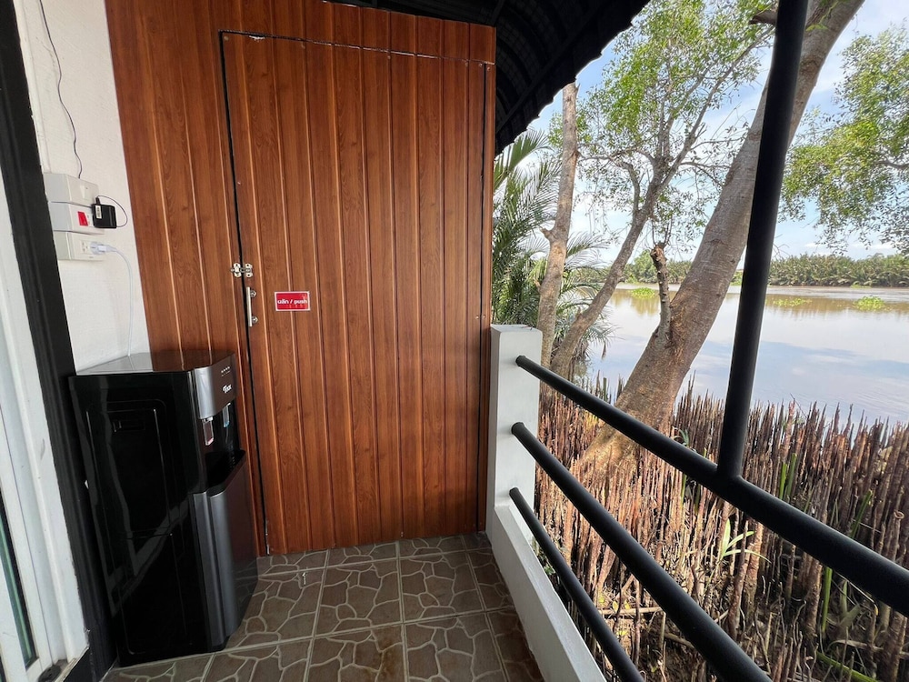 No8 Double Suite, Rainbow Arokaya Welnes