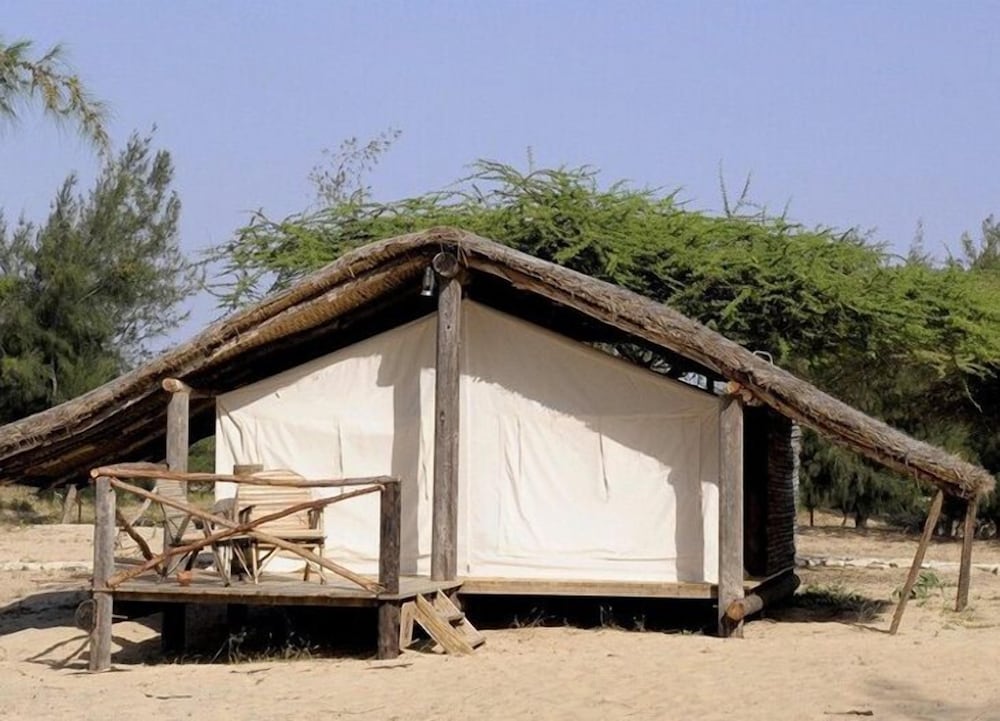 Campement Lodge Océan & Savane