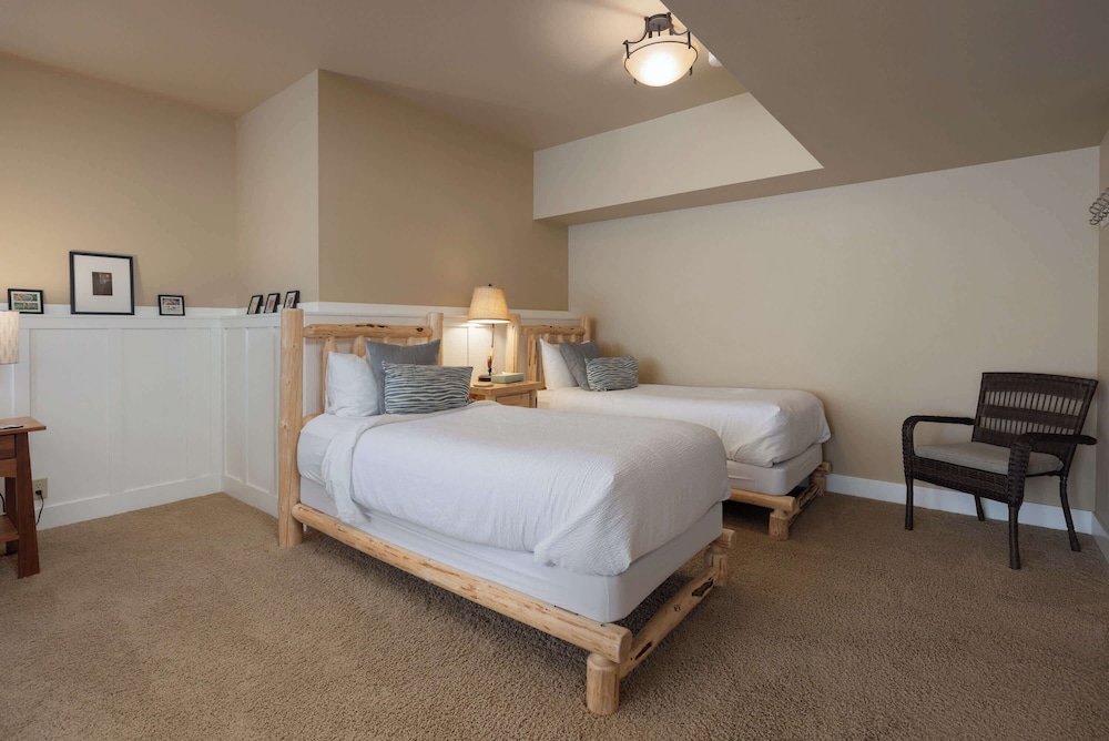 Big River Stately Stay for 8