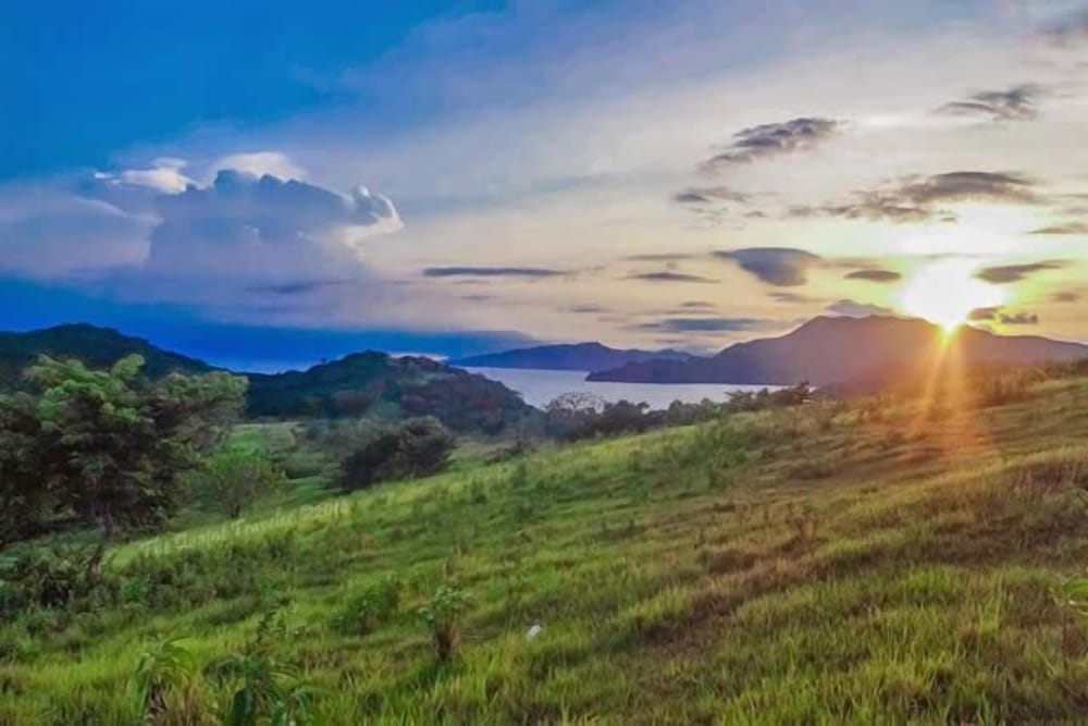 Tugawe Cove Resort