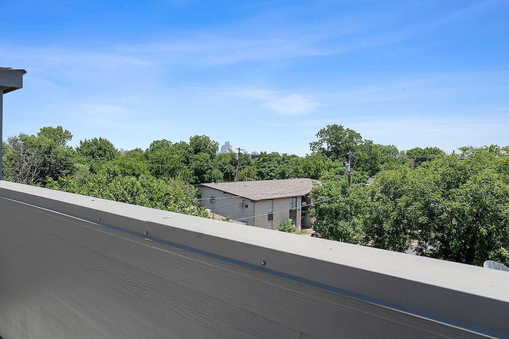Modern Townhome Rooftop Backyard Garage
