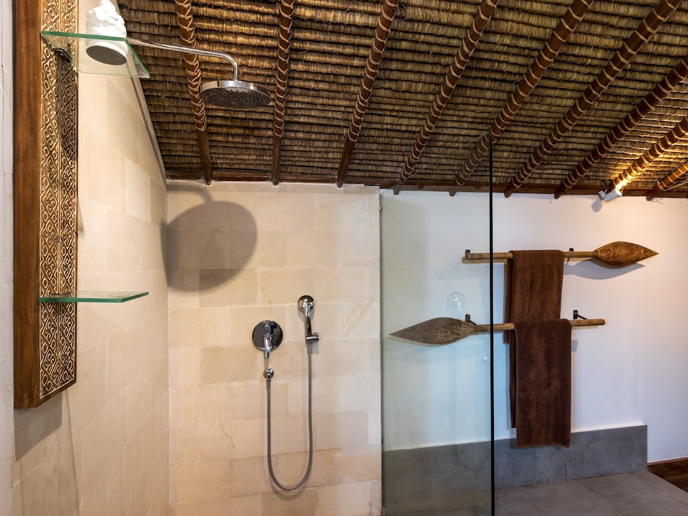 Villa Waterlily by Villa Finder