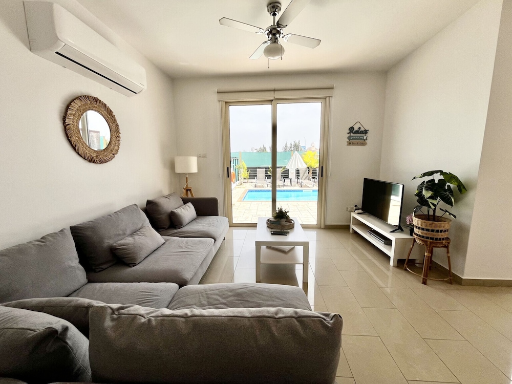 65 PRO - Stay Aphrodites Dream Villa
