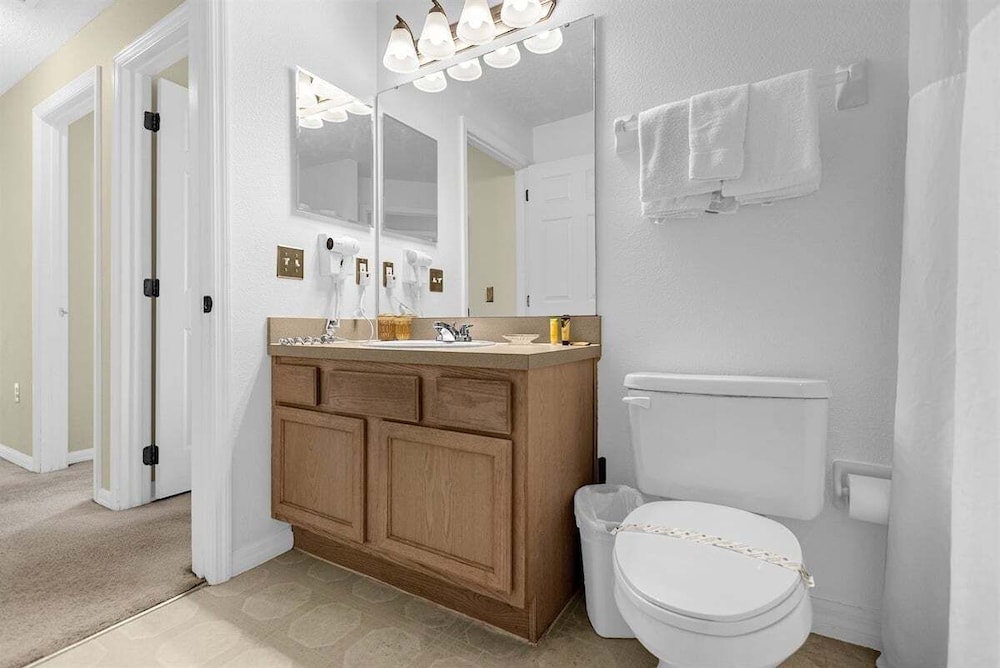 Lake Berkley Villas Swanky