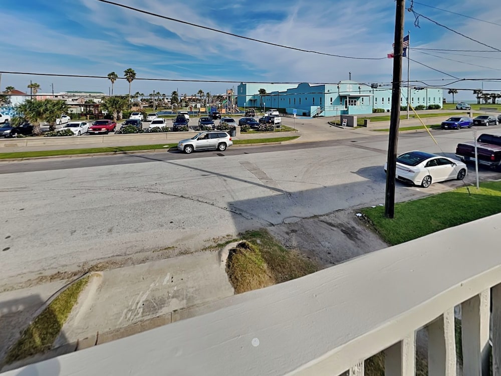 Seawall Celebration Manor by Ryson Vacation Rentals