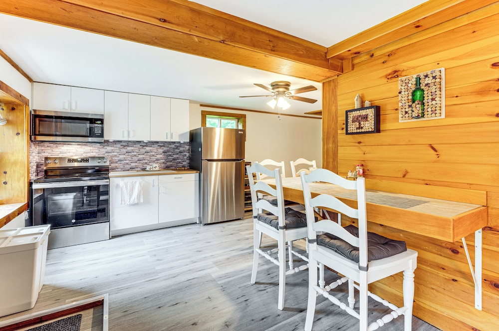 10 Mi to Newfoundland Lake: Updated Forest Retreat