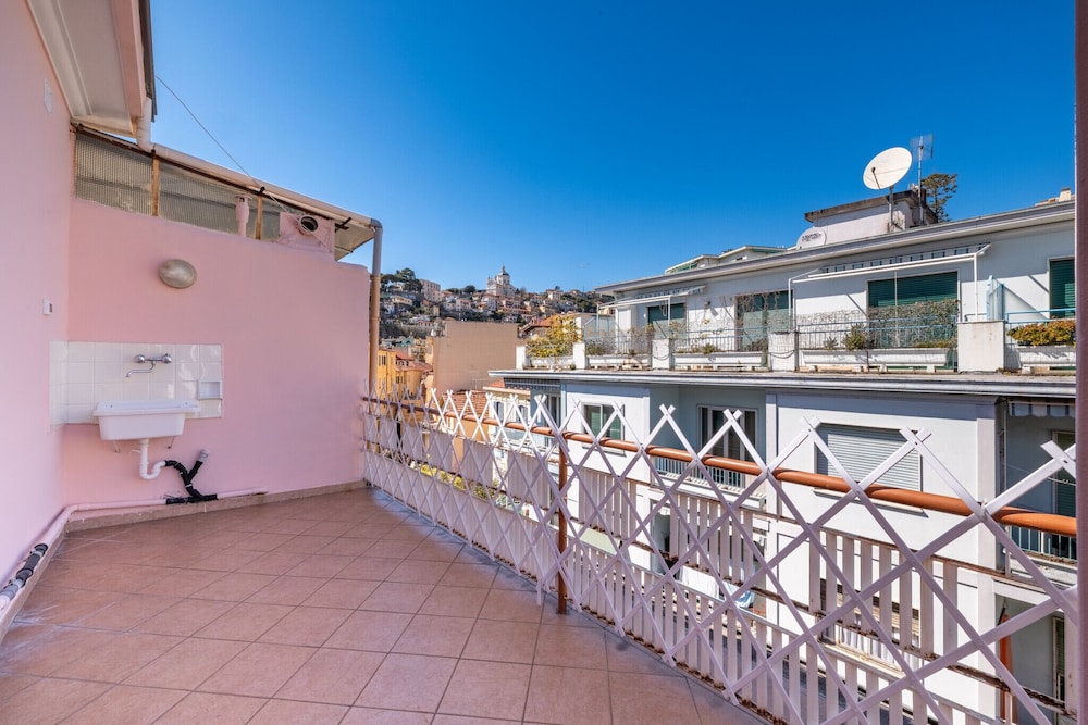 Sea View Central Apartment by Wonderful Italy