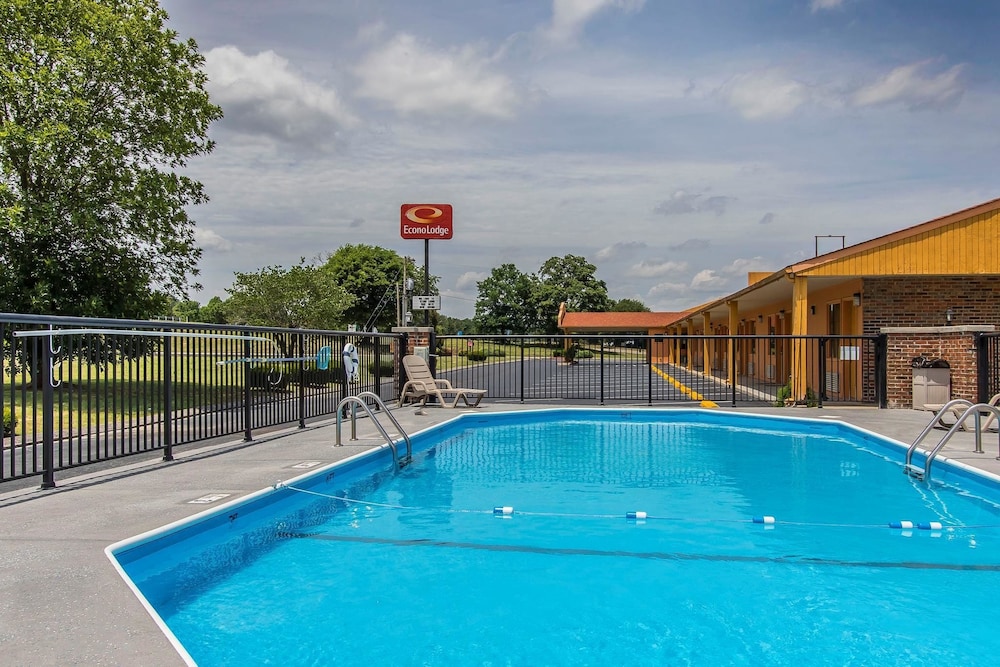 Econo Lodge Cornersville I-65