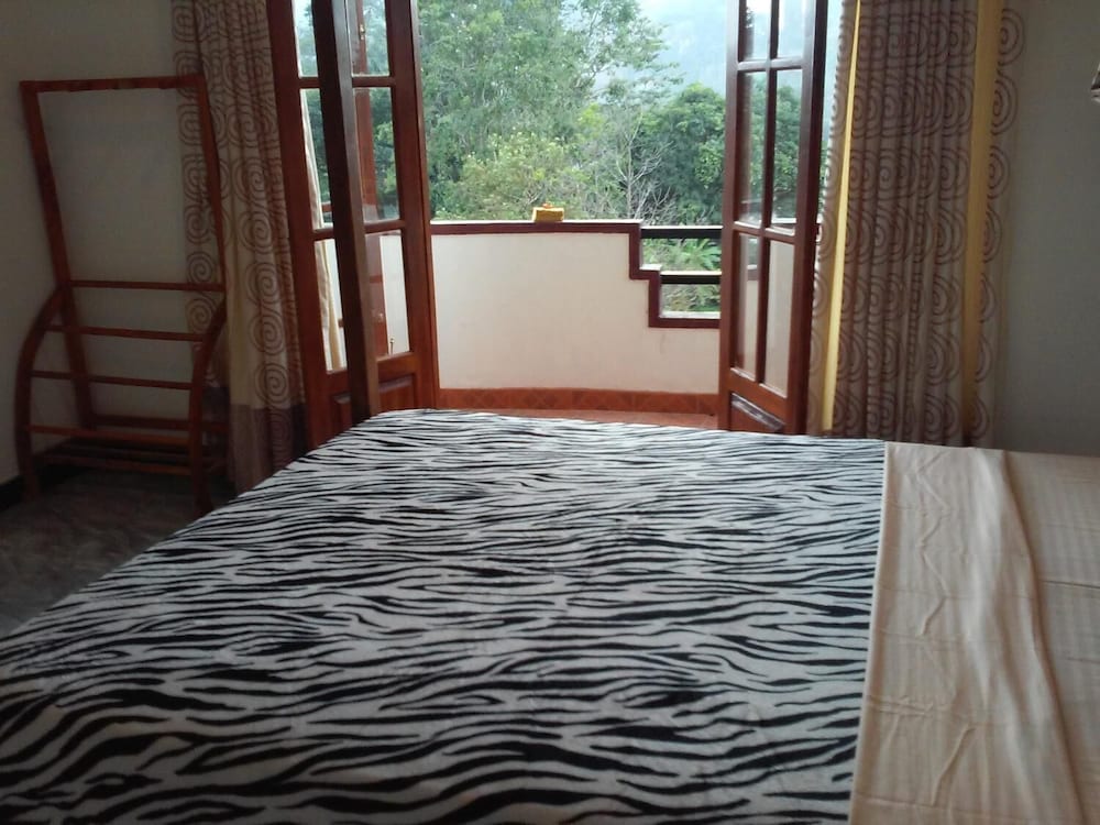 Lizzie Villa Guest House