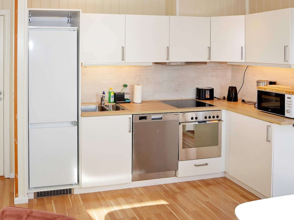 6 Person Holiday Home in Eydehavn view 2