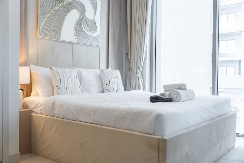 Lavish 2BR Apartment in Sobha Creek Vistas Reserve