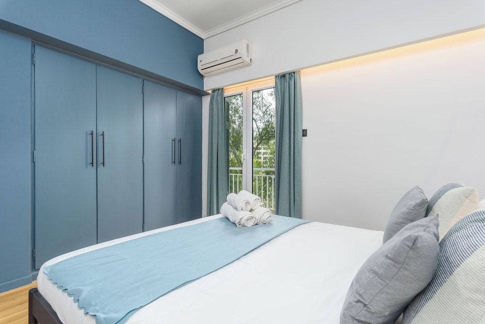 Zeus 2-Bedroom Apt with Acropolis View