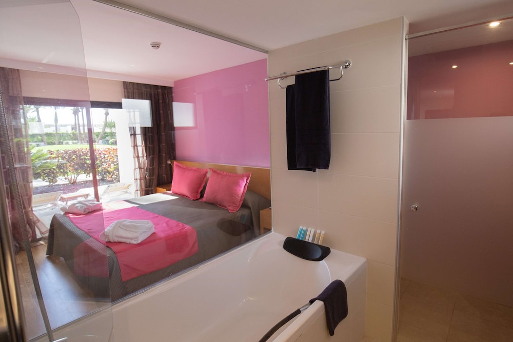 R2 Romantic Fantasia Dreams & Suites Hotel – Adults Only - All inclusive