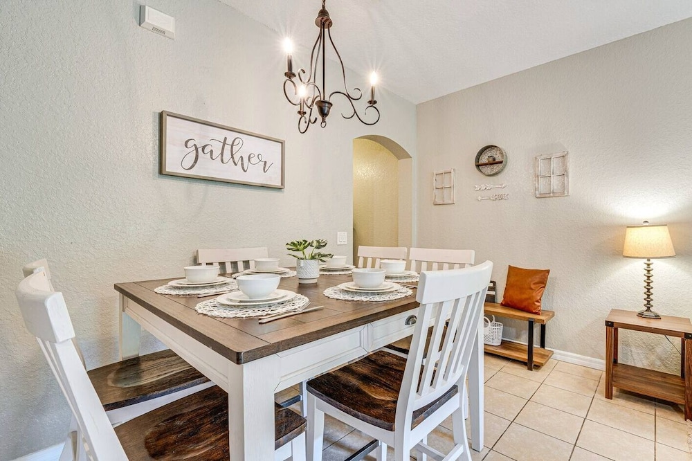 Family 4BR Home w/ Resort Pool Near Disney