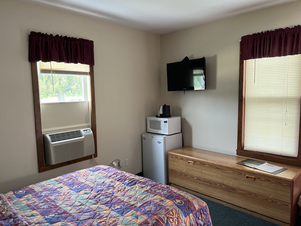 All Star Inn & Suites