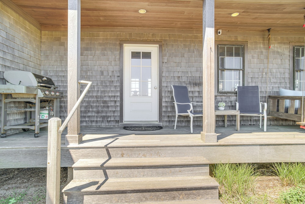 Stunning Ocean View! Beachfront Nantucket Retreat