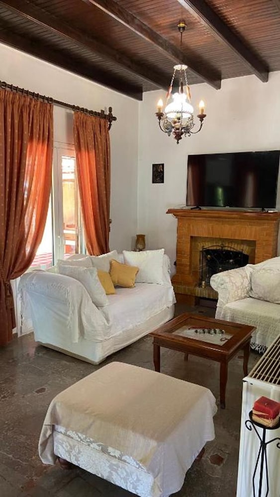 Green Yard Retreat - Family Getaway in Sidari Corfu