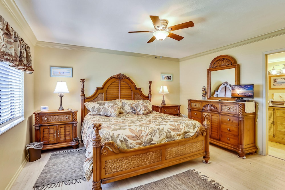 Land's End 11-407 Beach Front - Premier