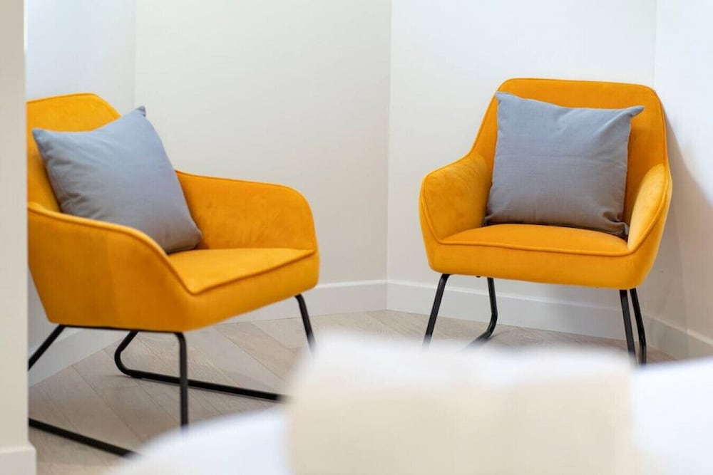 West Queen Street Apt - The Luxe Life