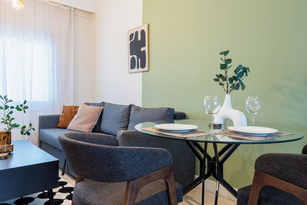 Local Host Living - Signature Apartments in Nicosia