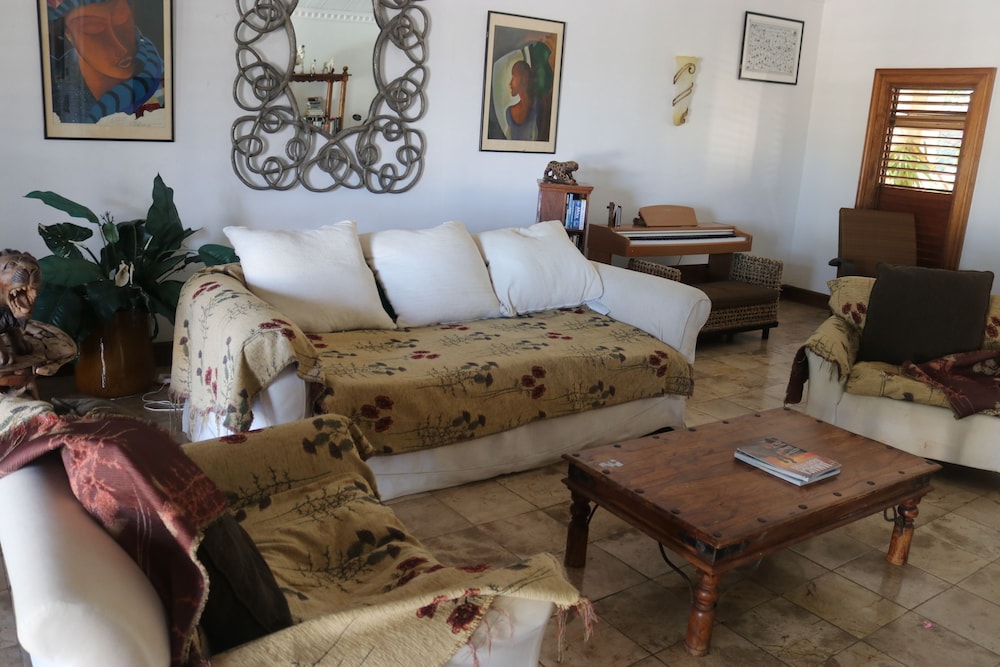 Mohagany House