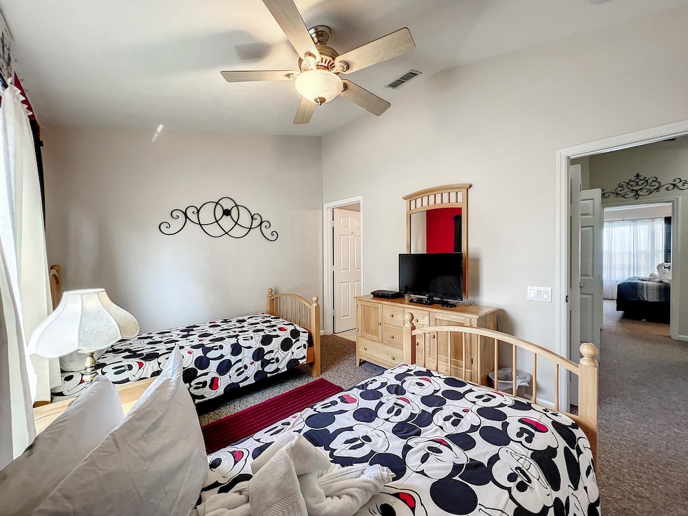 Krista s Tropical Escape Resort Stay Near Disney
