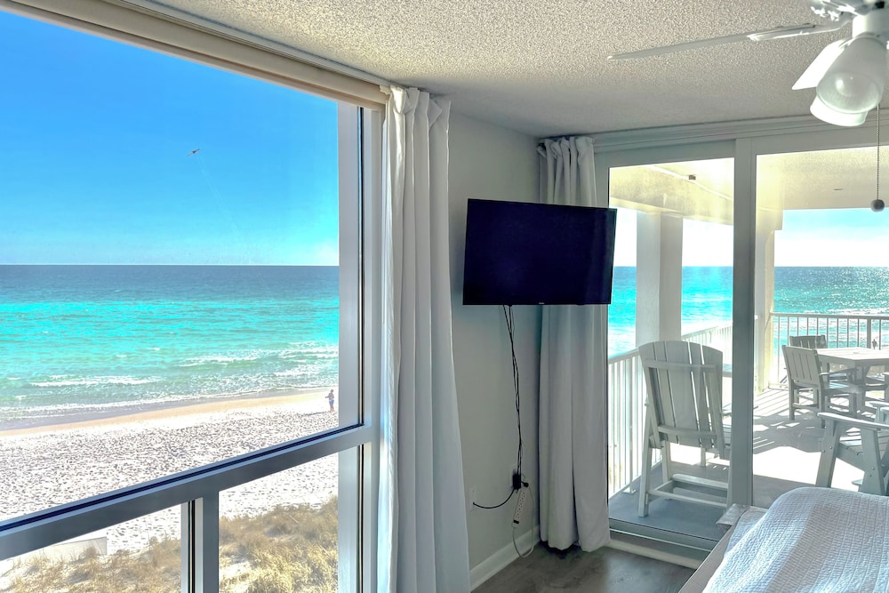 Steps to Beach: Oceanfront w/ Panoramic Gulf Views