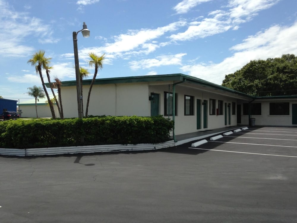 Economy Inn
