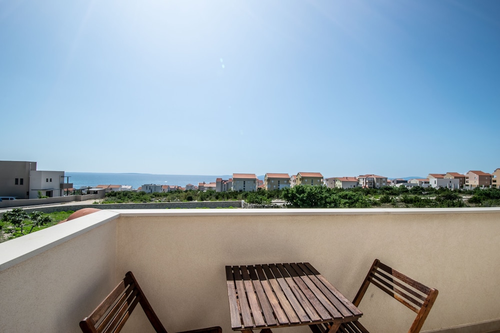 Villa Novalja Katarina view 2